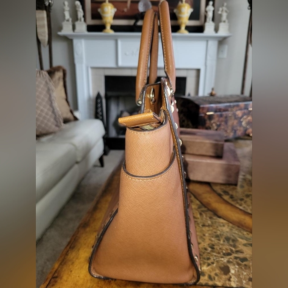 Michael Kors studded tote bag - Picture 8 of 16